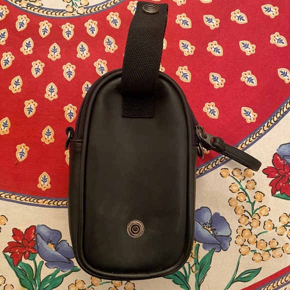 View I Y2K I Black Point & Shoot Camera Bag - Picture 6 of 16